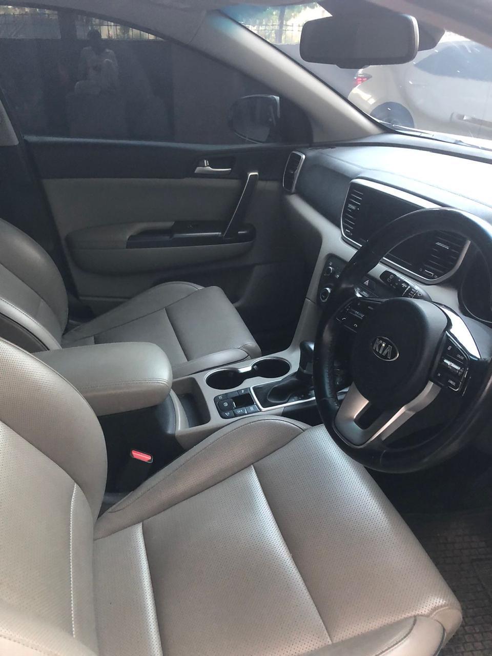 
								Kia : Sportage full									