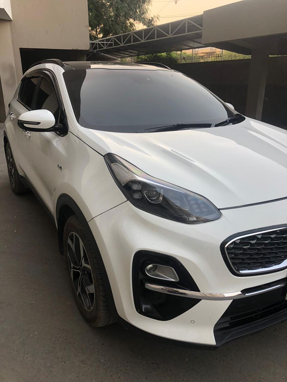 
								Kia : Sportage full									