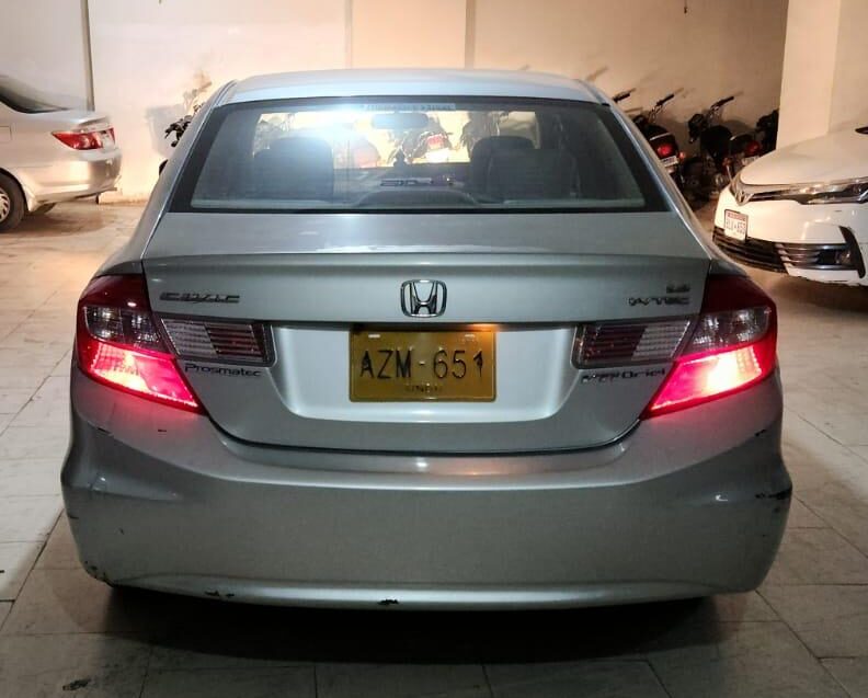 
								Honda: Civic Triborn full									