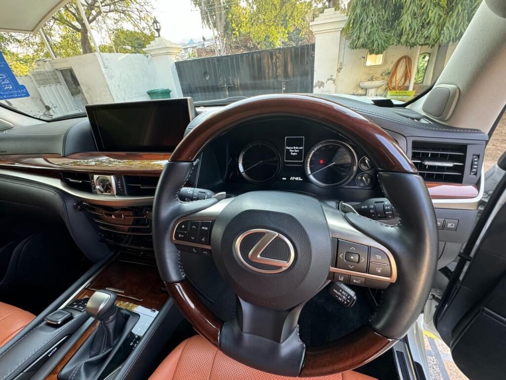 Toyota : Lexus LX570