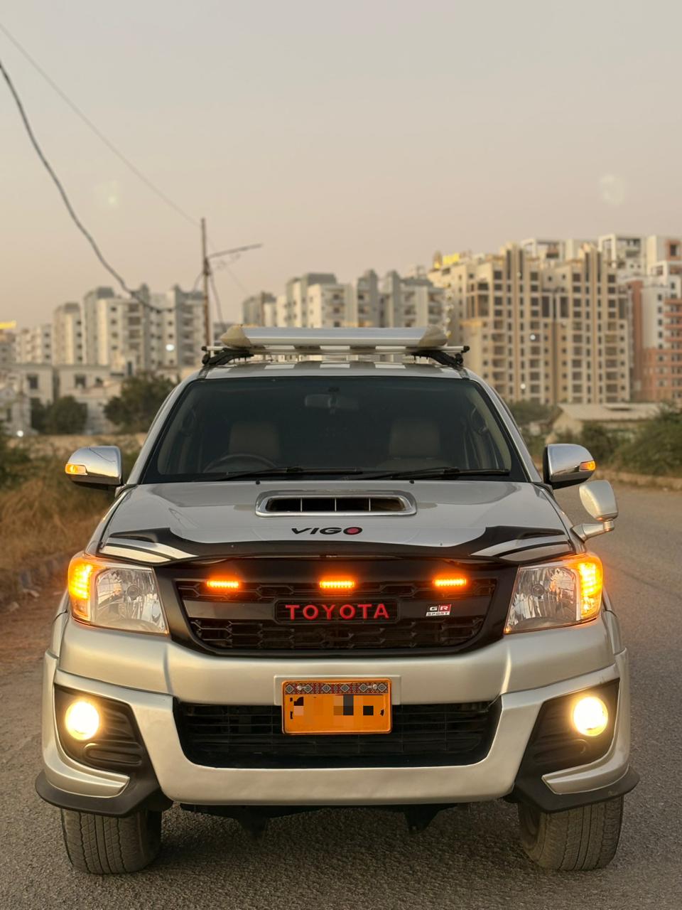 
								Toyota VIGO full									